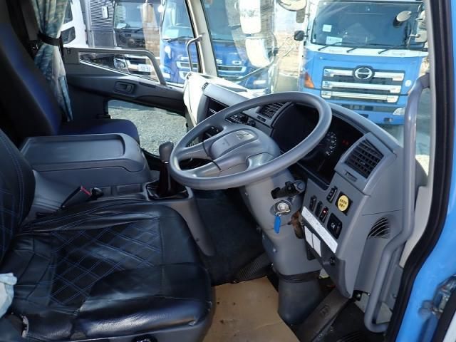 MITSUBISHI FUSOU FIGHTER 2014