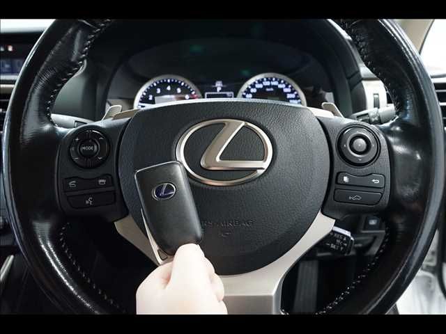 TOYOTA LEXUS IS300h 2015