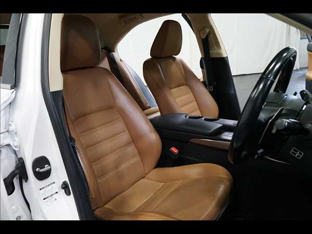 TOYOTA LEXUS IS300h 2015