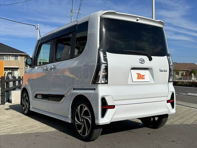 DAIHATSU TANTO CUSTOM 2022