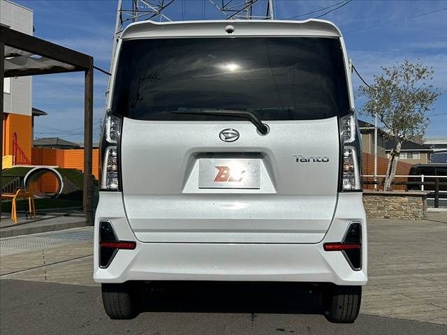 DAIHATSU TANTO CUSTOM 2022