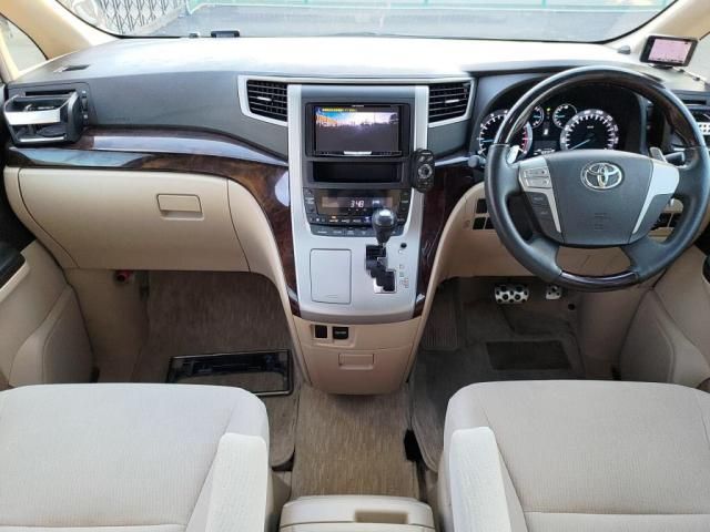 TOYOTA ALPHARD 2014