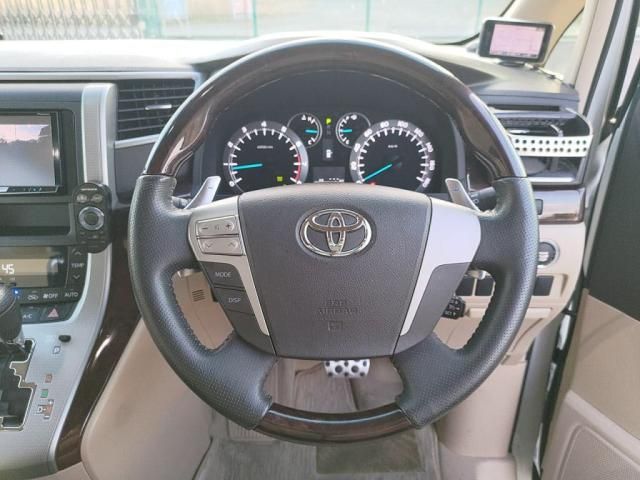 TOYOTA ALPHARD 2014