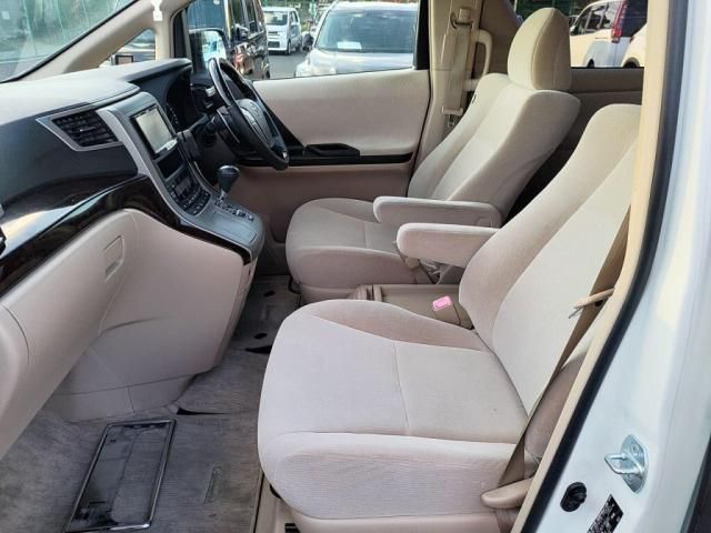 TOYOTA ALPHARD 2014