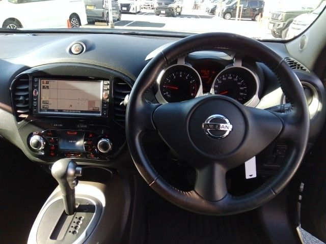 NISSAN JUKE 2011