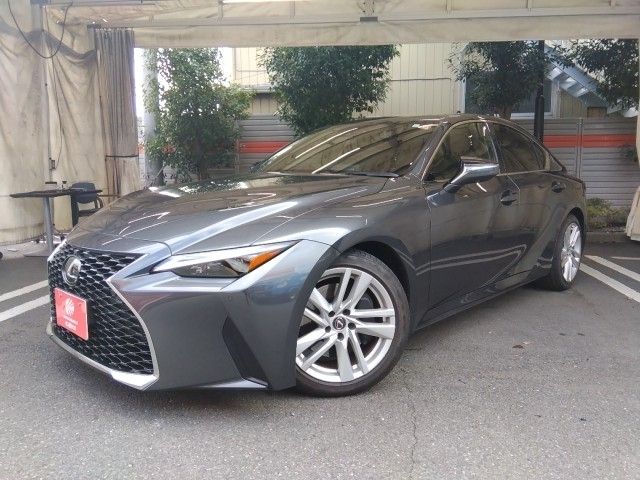 TOYOTA LEXUS IS300h 2023