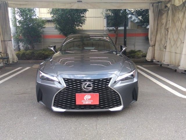 TOYOTA LEXUS IS300h 2023
