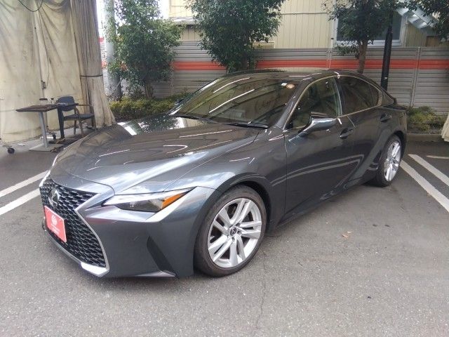 TOYOTA LEXUS IS300h 2023