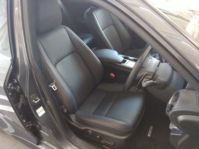 TOYOTA LEXUS IS300h 2023