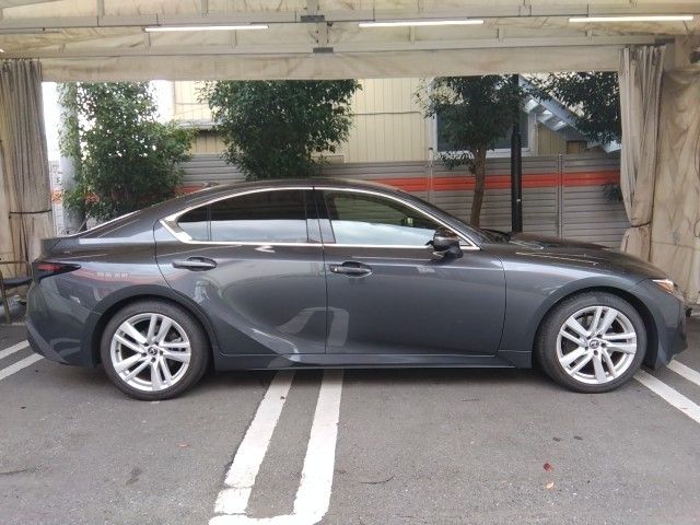 TOYOTA LEXUS IS300h 2023