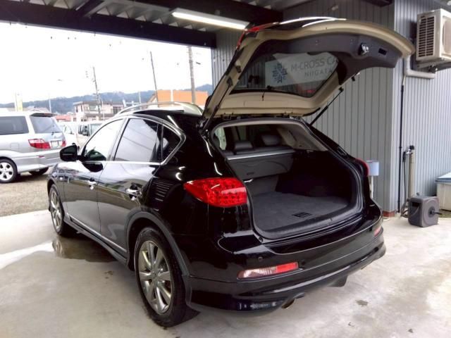 NISSAN SKYLINE CROSSOVER 4WD 2011