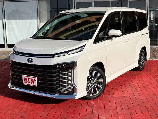 TOYOTA VOXY HYBRID 2024 