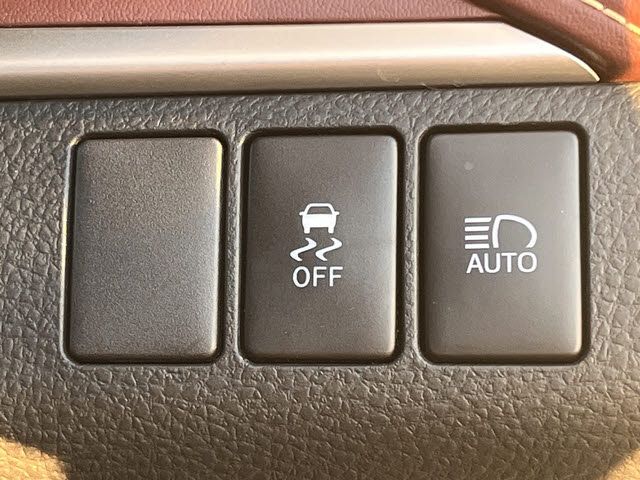 TOYOTA HARRIER 2WD 2016