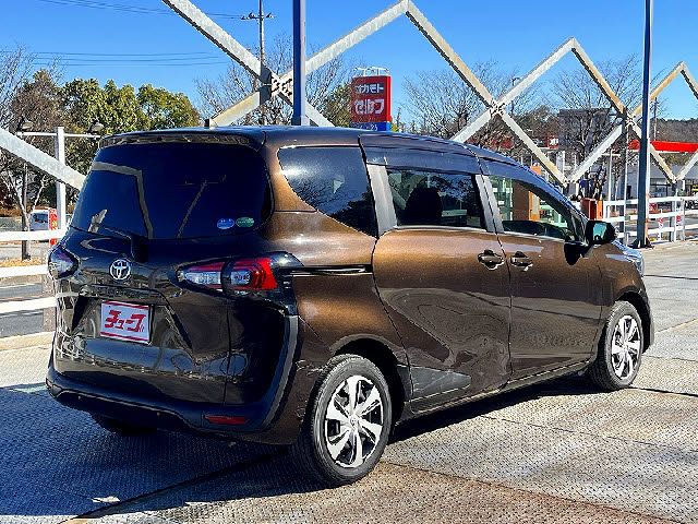 TOYOTA SIENTA 2019