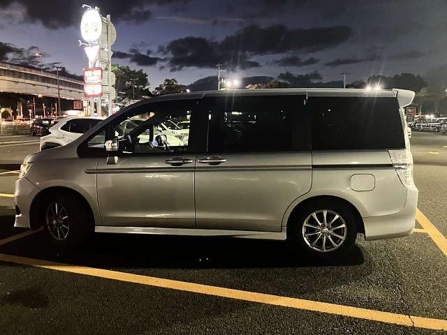 HONDA STEPWAGON SPADA 2010