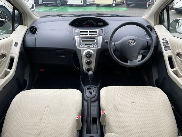 TOYOTA VITZ 2006