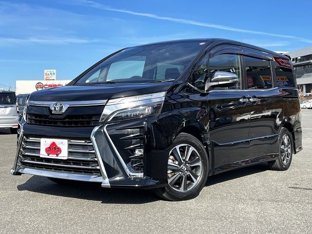 TOYOTA VOXY 2018