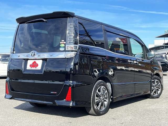 TOYOTA VOXY 2018