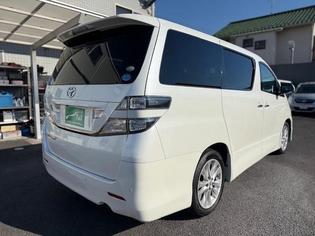 TOYOTA VELLFIRE 2011