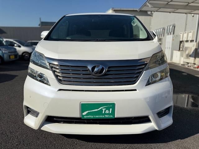 TOYOTA VELLFIRE 2011