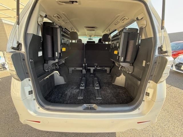 TOYOTA VELLFIRE 2011