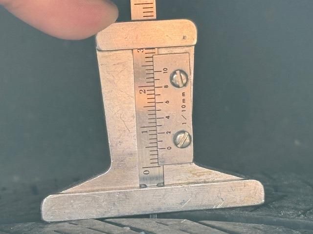 TOYOTA VELLFIRE 2011