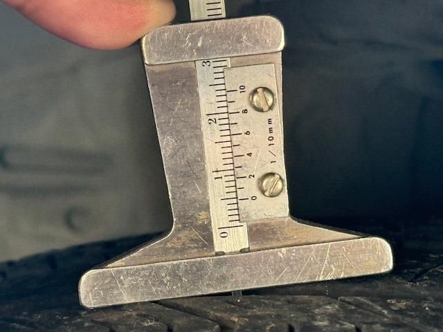 TOYOTA VELLFIRE 2011