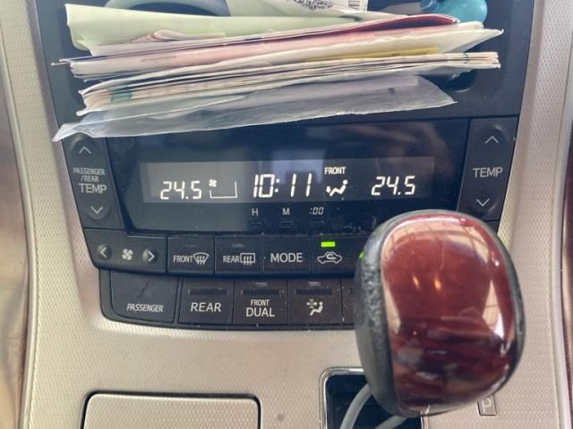 TOYOTA VELLFIRE 2009