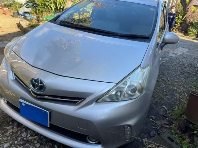 TOYOTA PRIUS Alpha 2013