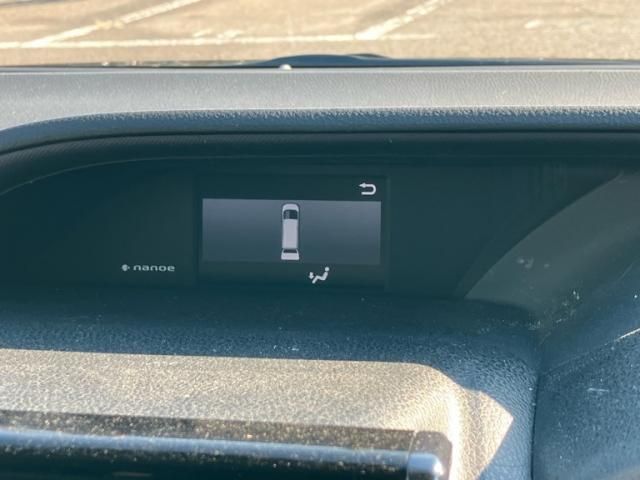 TOYOTA NOAH HYBRID 2016