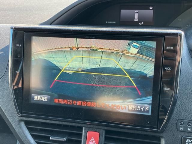 TOYOTA NOAH HYBRID 2016