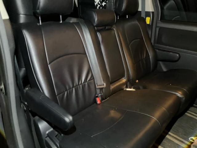 TOYOTA VELLFIRE 2012