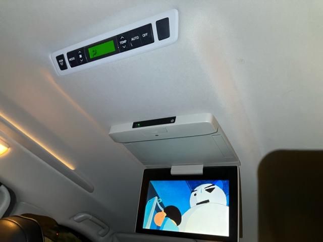 TOYOTA VELLFIRE 2012