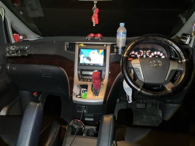 TOYOTA VELLFIRE 2012