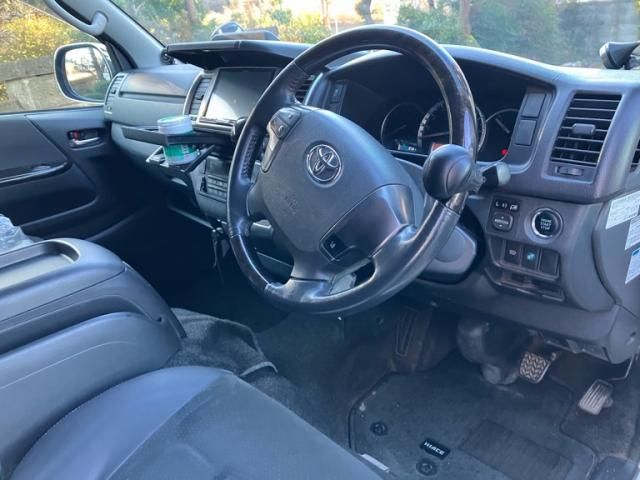 TOYOTA HIACE van 2WD 2018