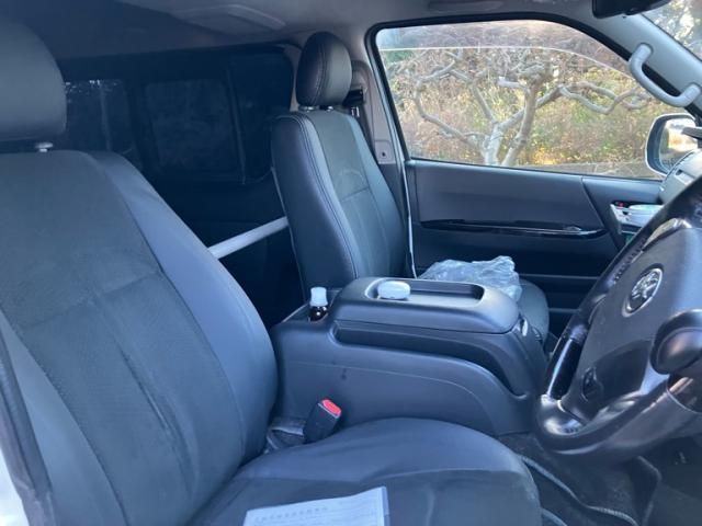 TOYOTA HIACE van 2WD 2018