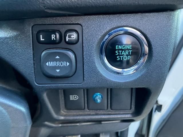 TOYOTA HIACE van 2WD 2018