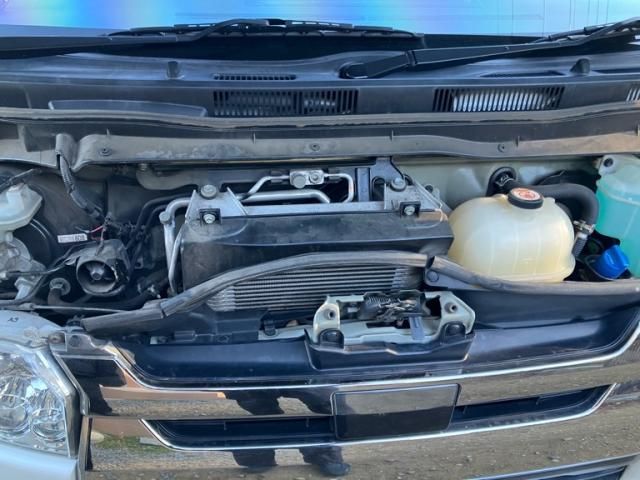 TOYOTA HIACE van 2WD 2018