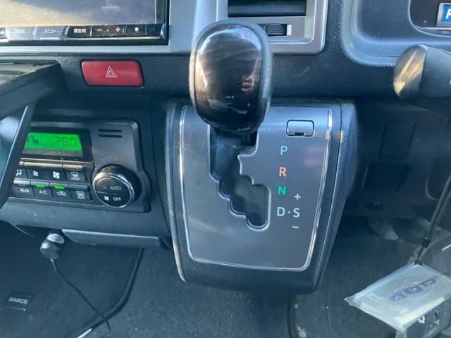 TOYOTA HIACE van 2WD 2018