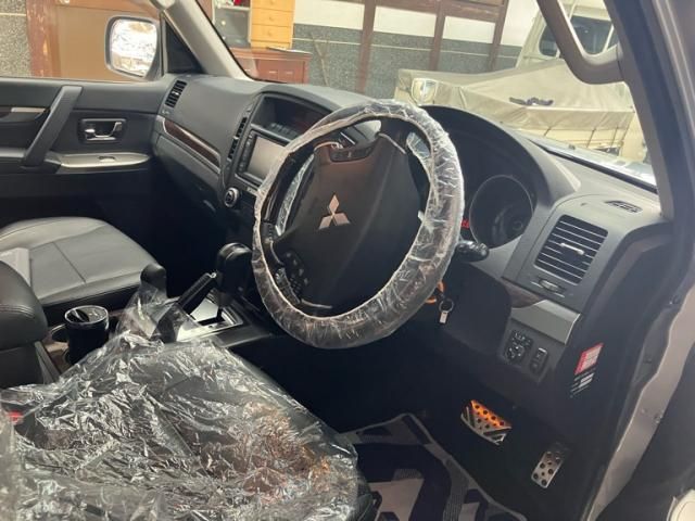 MITSUBISHI PAJERO wagon 2011