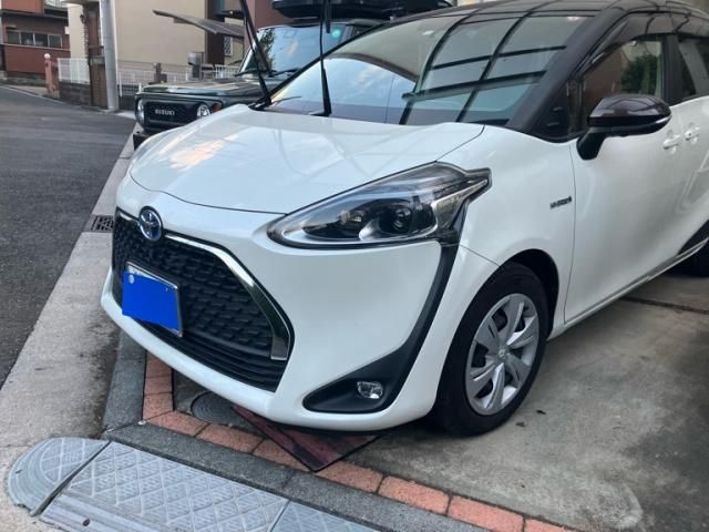 TOYOTA SIENTA HYBRID 2018
