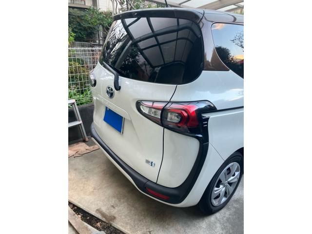 TOYOTA SIENTA HYBRID 2018