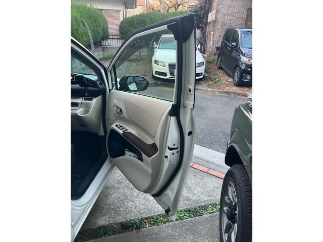 TOYOTA SIENTA HYBRID 2018