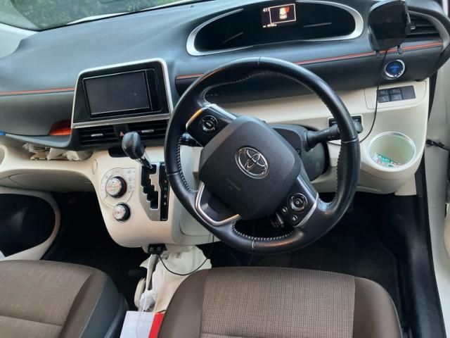 TOYOTA SIENTA HYBRID 2018