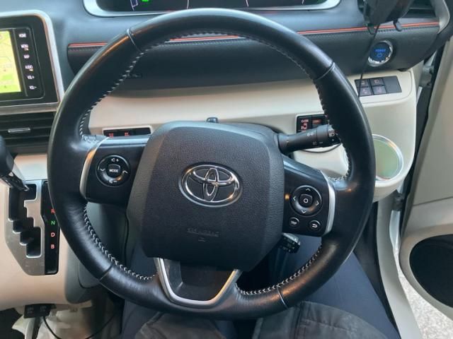 TOYOTA SIENTA HYBRID 2018