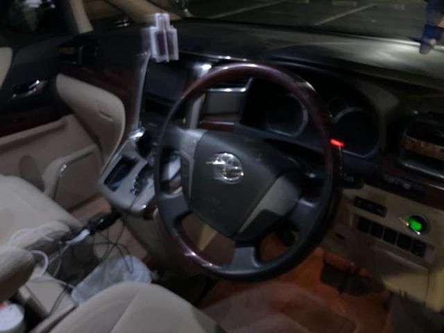 TOYOTA ALPHARD 2008
