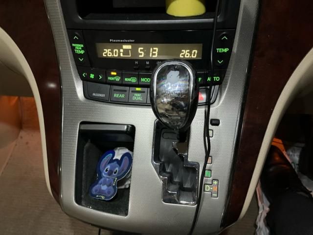 TOYOTA ALPHARD 2008