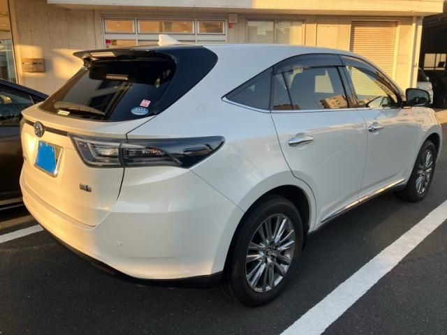TOYOTA HARRIER HYBRID 2015