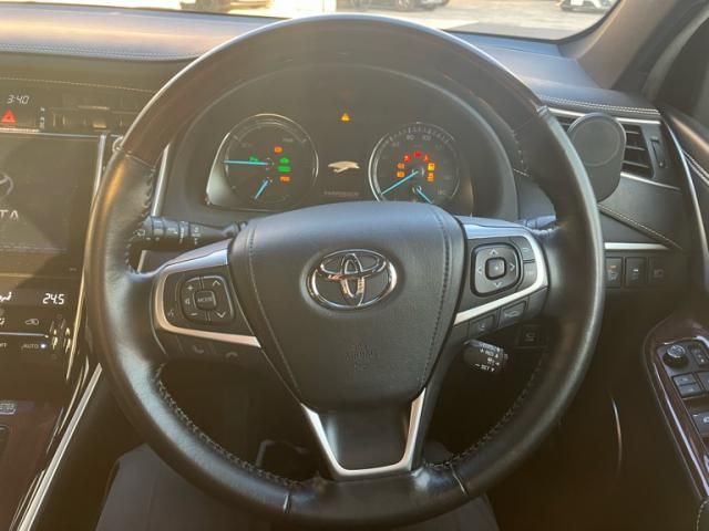 TOYOTA HARRIER HYBRID 2015