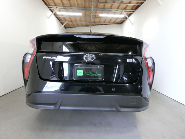 TOYOTA PRIUS 2017